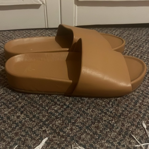 New Beek Pelican Sandals size 10 - Picture 5 of 9